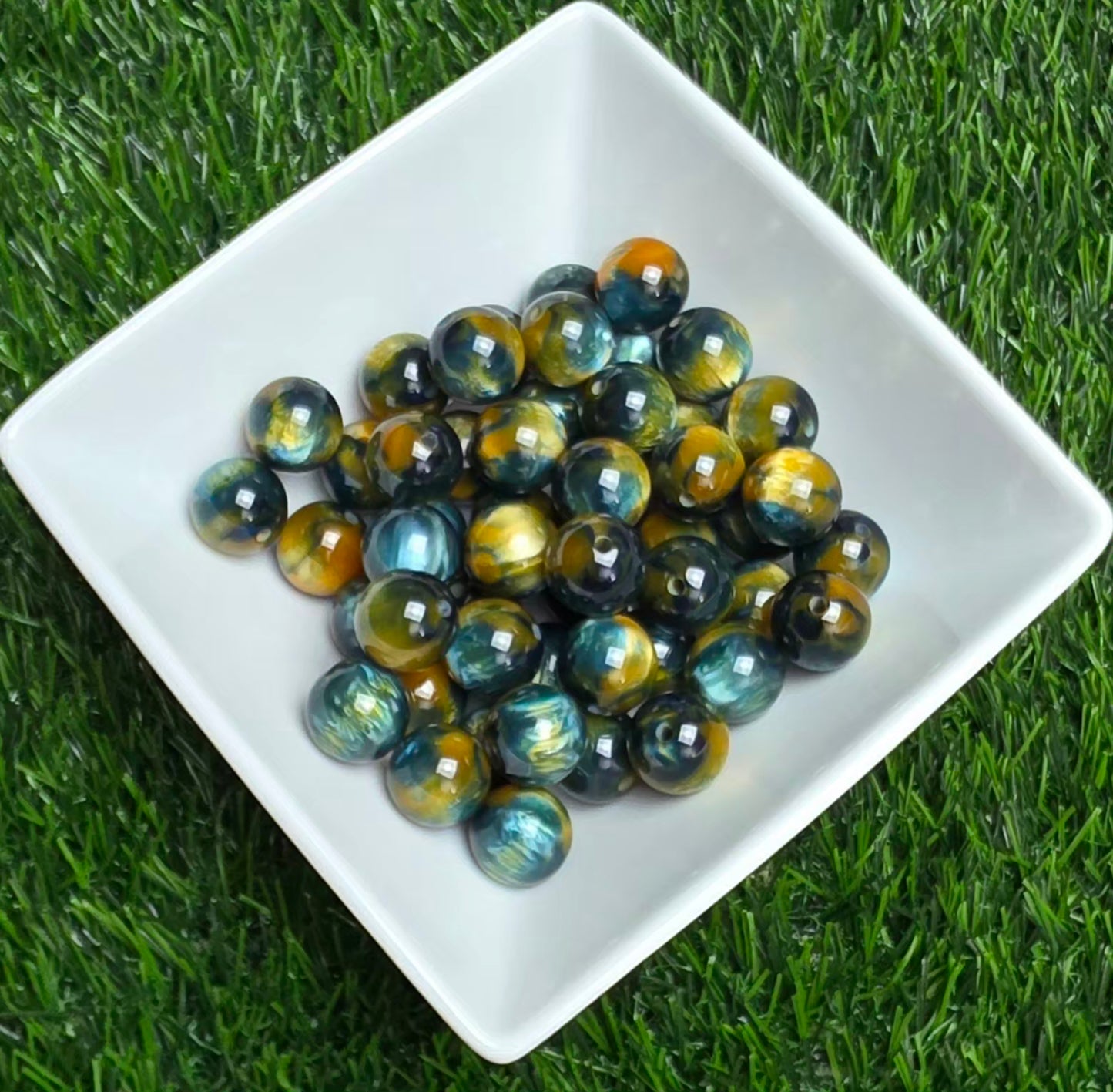 Golden Lagoon 16mm Acrylic Beads – 10 Pack
