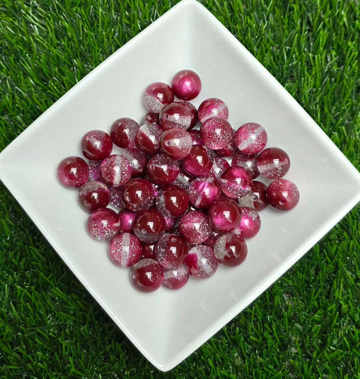 Burgundy & Silver Glitter Cat Eye Acrylic Beads – 16mm – 5 Pack