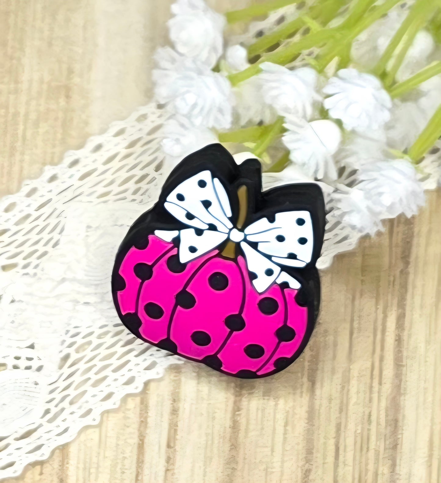 Bow Pumpkin Silicone Focal Bead – Silicone Focal Bead for Pens, Keychains & Fall Crafts