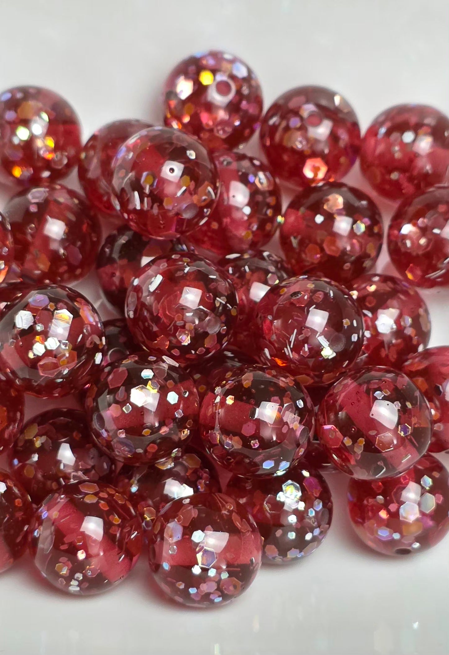 Ruby Fizz – 16mm Glow-in-the-Dark Glitter Acrylic Beads – 10 Pack