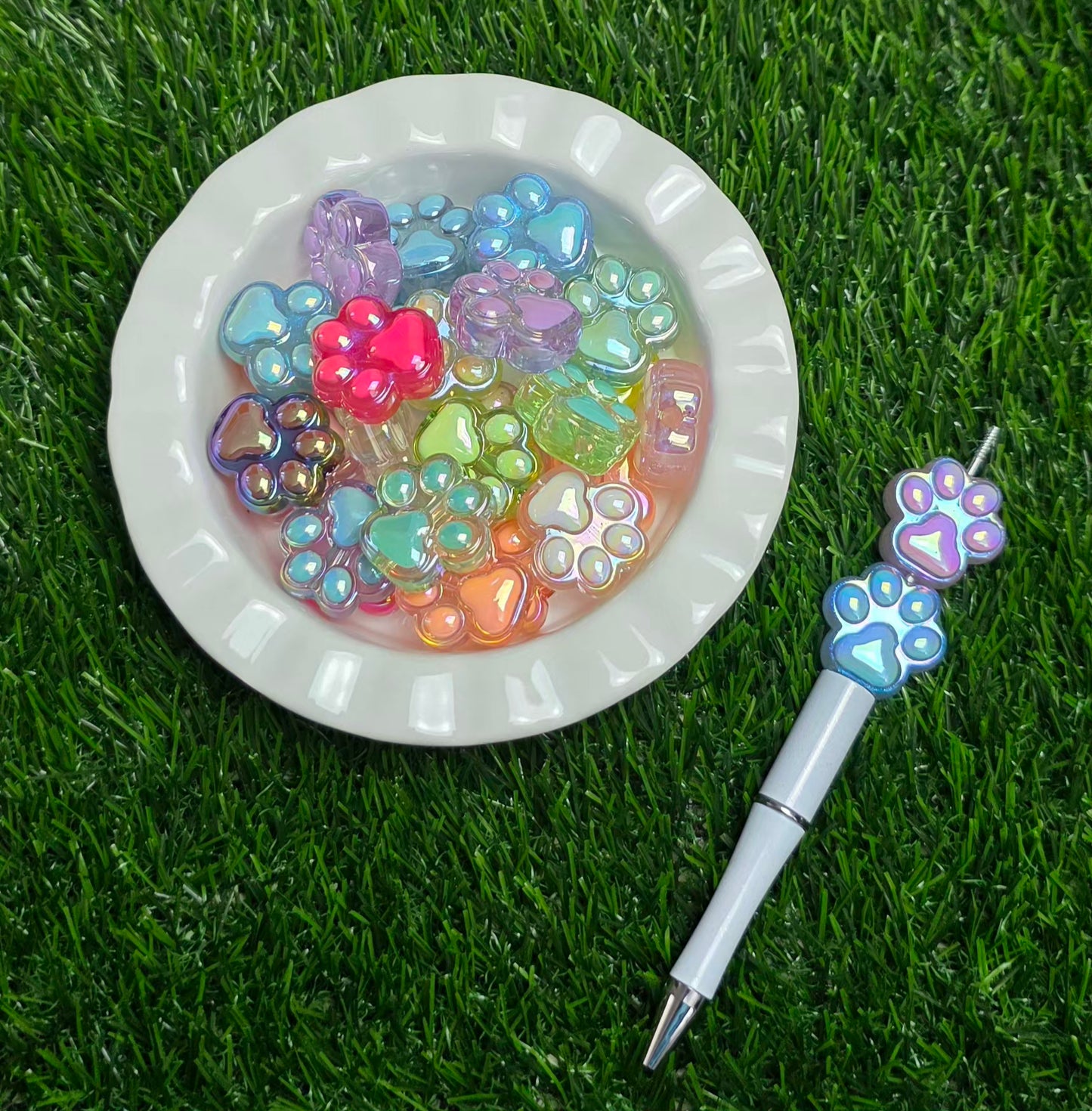 Iridescent Paw Acrylic Beads – 3 Pack
