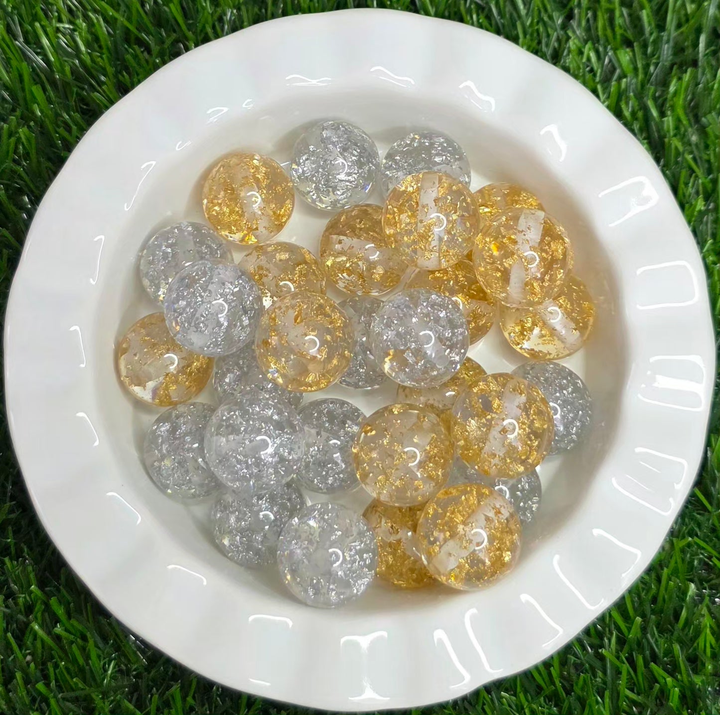 20mm Gold & Silver Foil Flake Acrylic Beads – 4 Pack