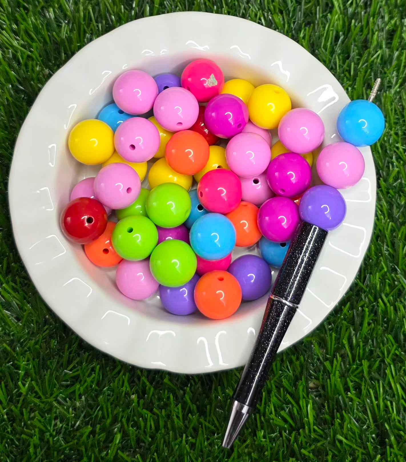 20mm Solid Bubble Gum Acrylic Beads – 4 Pack