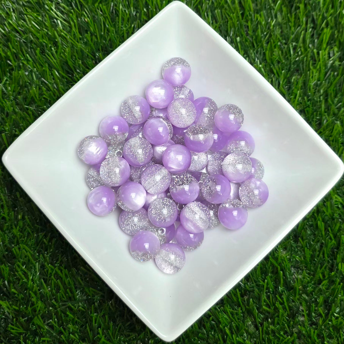 Lavender & Silver Glitter Cat Eye Acrylic Beads – 16mm – 5 Pack