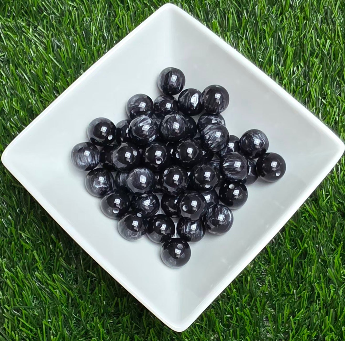 Dark Eclipse Acrylic Beads – 16mm – 10 Pack