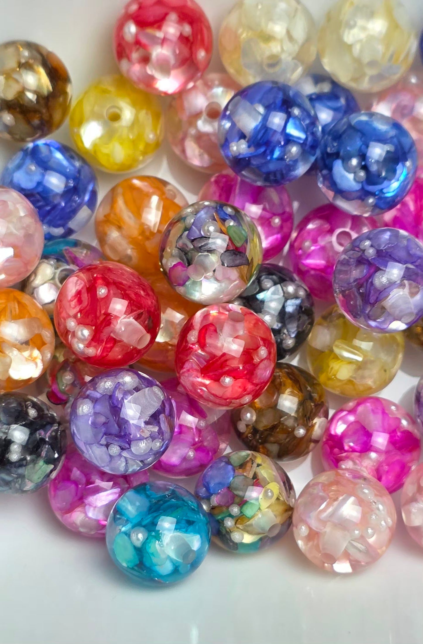 Ocean Treasure Acrylic Bead Mix – 16mm – 10 Pack