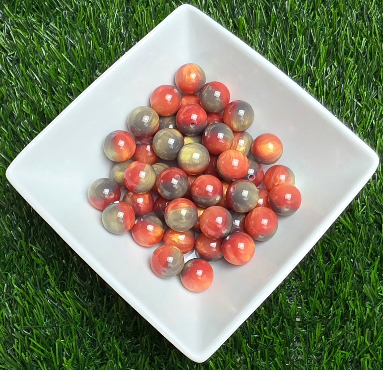 Autumn Moon Acrylic Beads – 16mm – 10 Pack