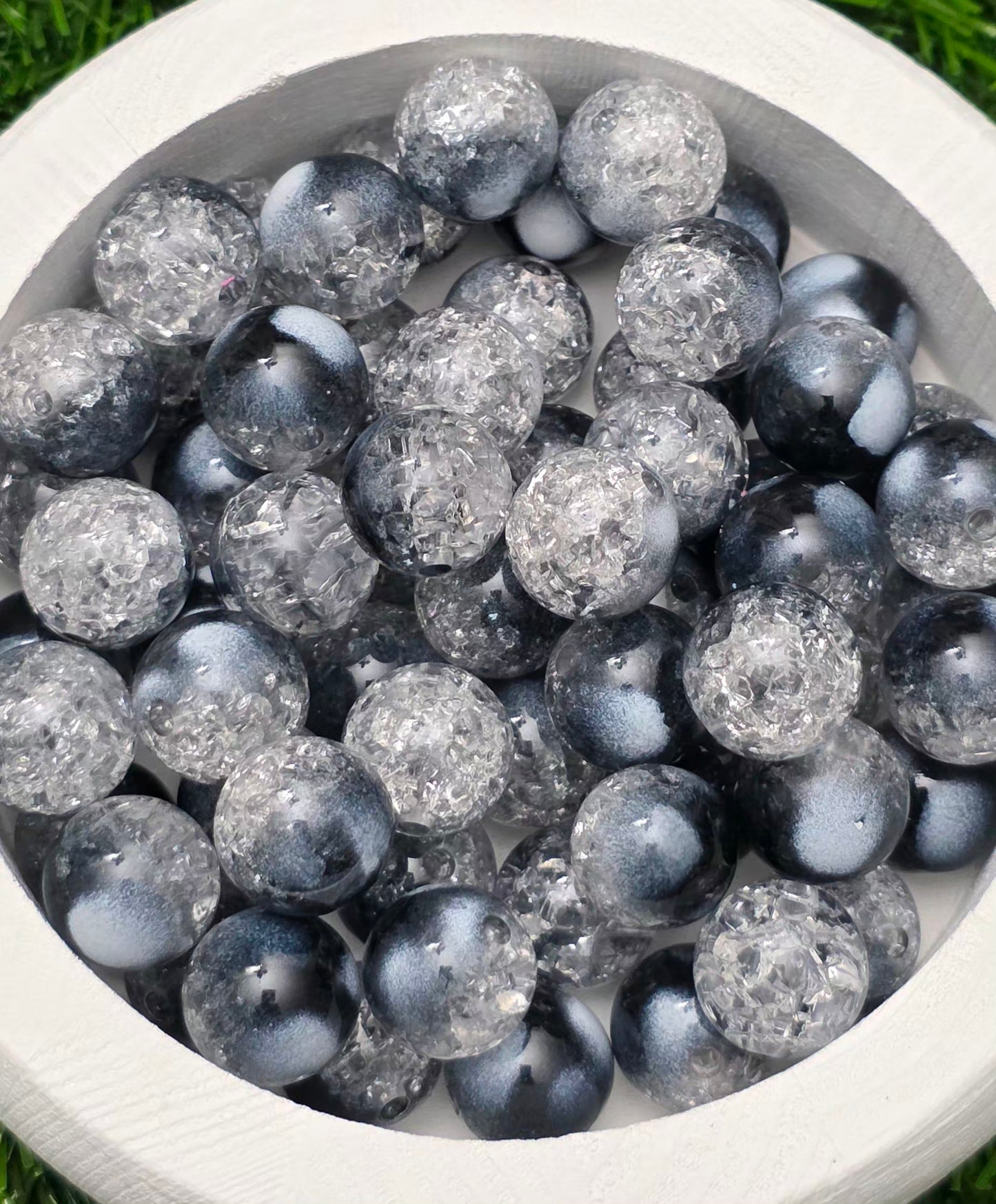 16MM Black Charcoal & Clear Mixed Finish Crackle Acrylic Beads – 5 Piece Pack