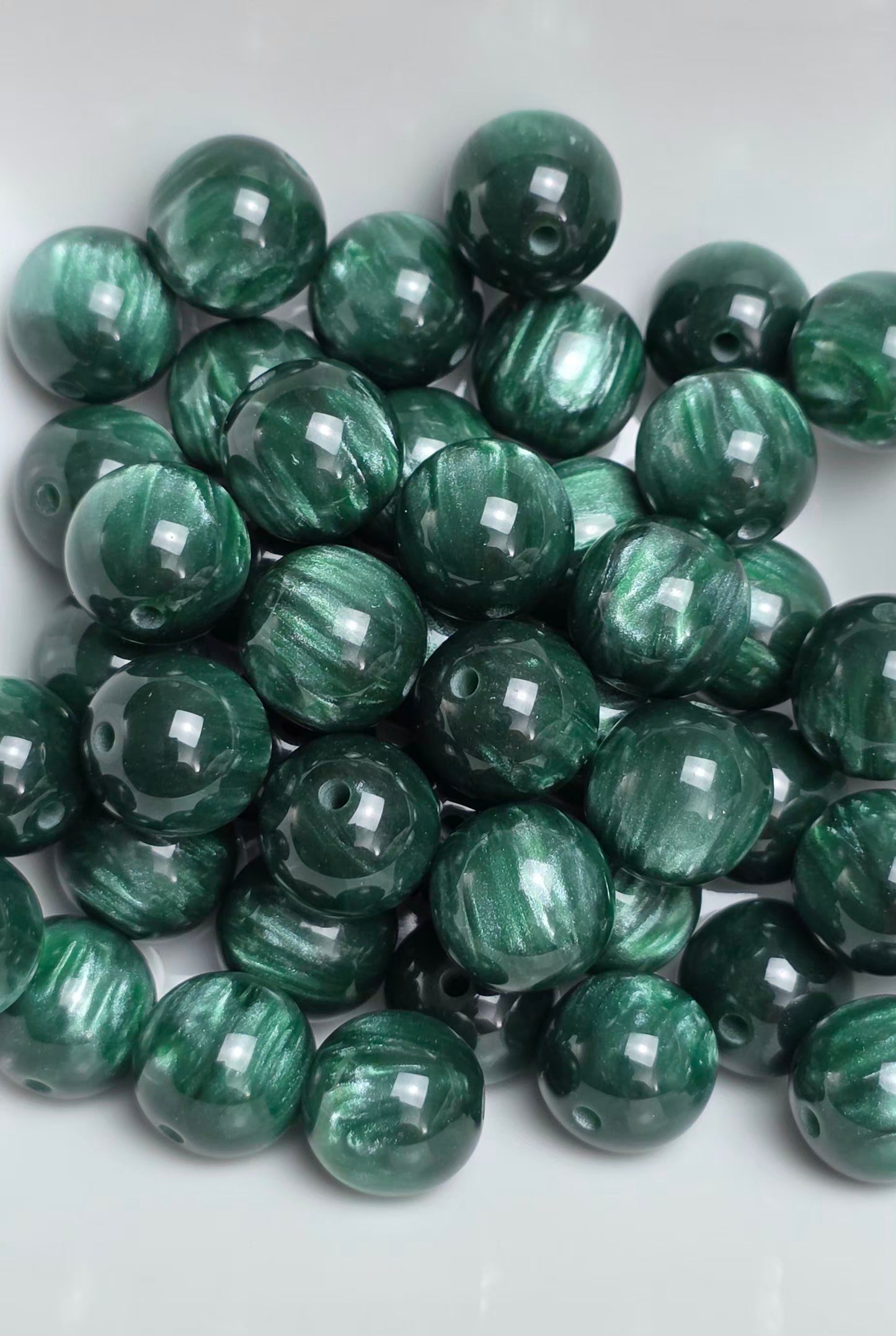 Emerald Valley Acrylic Beads – 16mm – 10 Pack