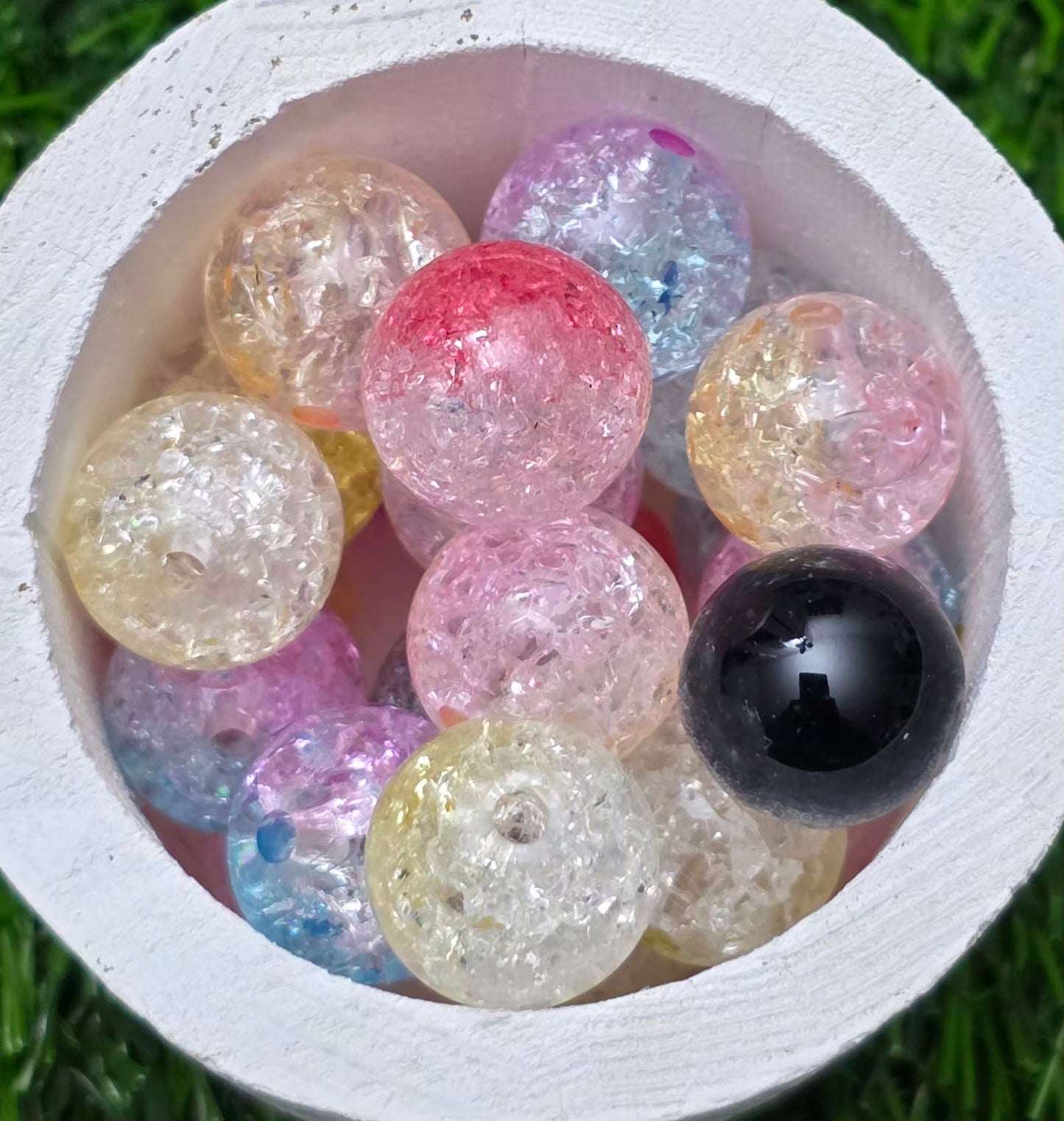 16MM Pastel Crackle Bead Mix with Black Accent – 5 Piece Pack