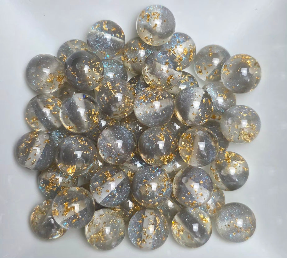 Gray Glitter & Gold Foil Acrylic Beads – 16mm – 5 Pack